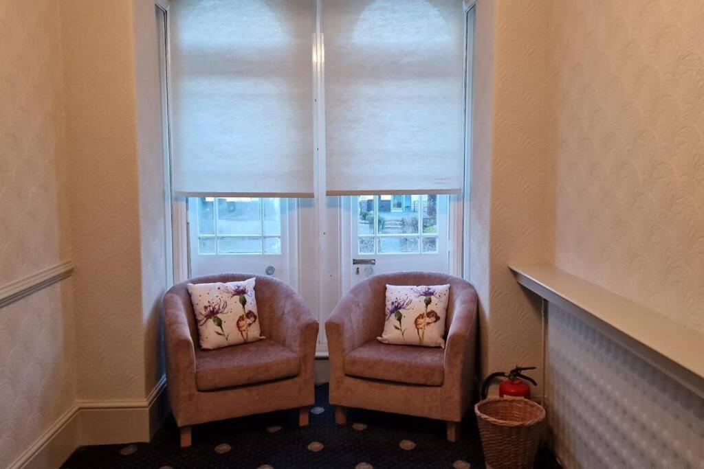 Hazeldene Hotel Aberaeron Bagian luar foto